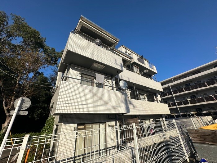 クロノス聖蹟桜ヶ丘の物件外観写真