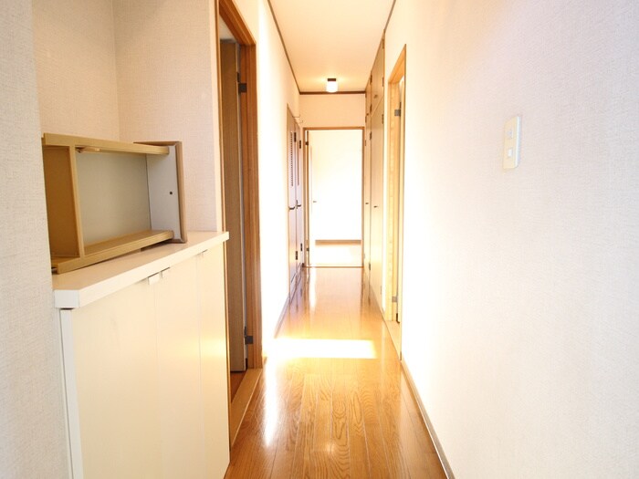 物件内観写真7　(玄関)