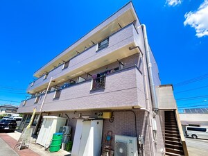 スリ－フラット外観写真