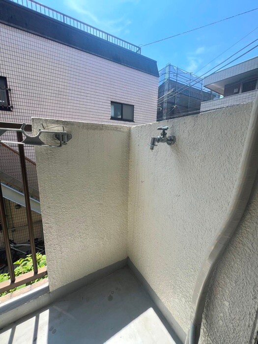 物件内観写真16　(洗濯機置場)