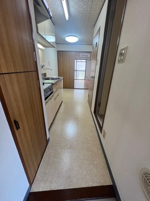 物件内観写真19　(廊下)