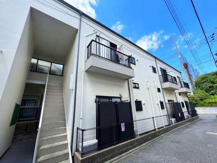 物件外観写真2　(エントランス部分)