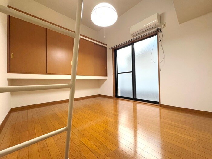 物件内観写真9　(居室)