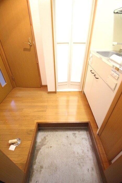 物件内観写真15　(玄関)