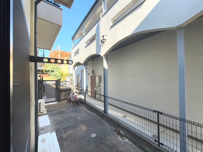 物件内観写真22　(室内からの展望)