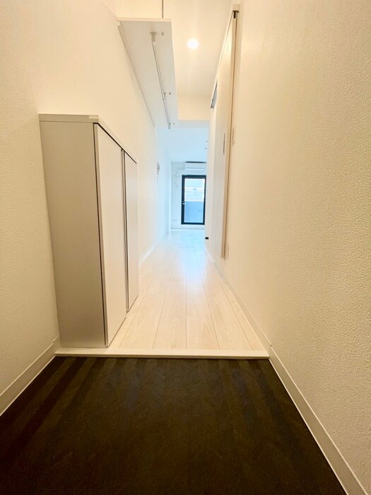 物件内観写真13　(玄関)