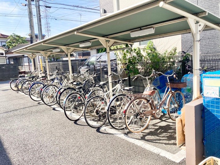 物件外観写真5　(駐輪場)