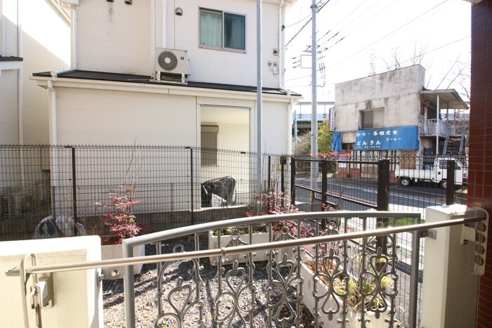 物件内観写真22　(室内からの展望)