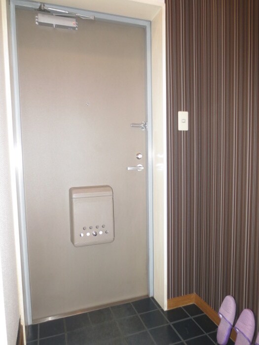 物件内観写真15　(玄関)