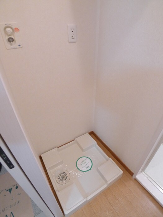 物件内観写真17　(洗濯機置場)