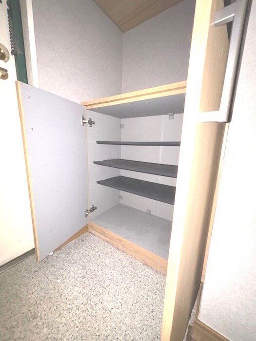 物件内観写真7　(靴箱)