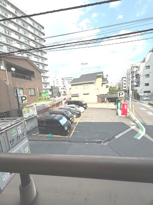 物件内観写真12　(室内からの展望)