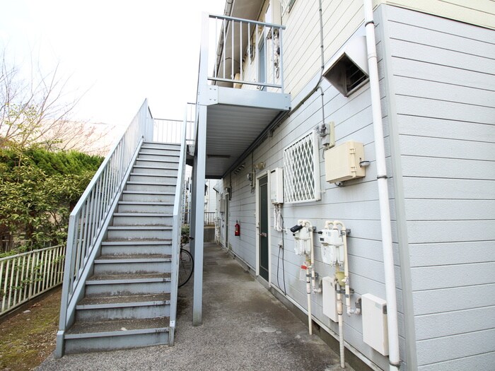 物件外観写真3　(エントランス部分)