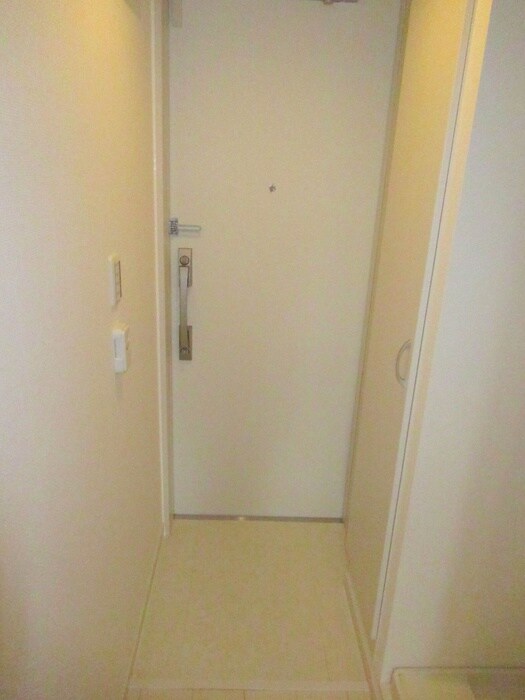 物件内観写真15　(玄関)