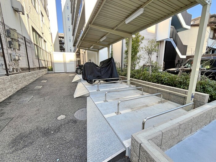 物件外観写真4　(駐輪場)