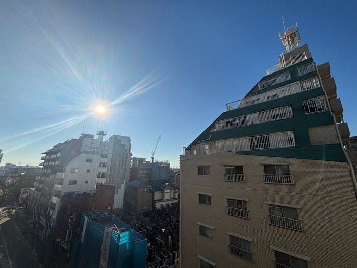 物件内観写真16　(室内からの展望)