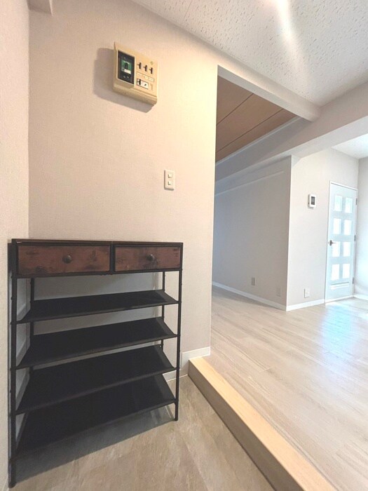 物件内観写真18　(玄関)