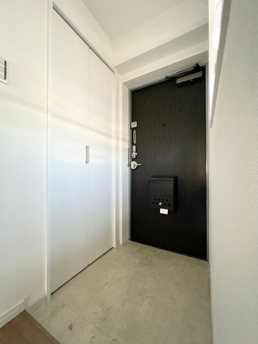 物件内観写真15　(玄関)