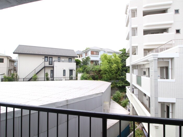 物件内観写真16　(室内からの展望)