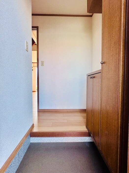 物件内観写真18　(玄関)