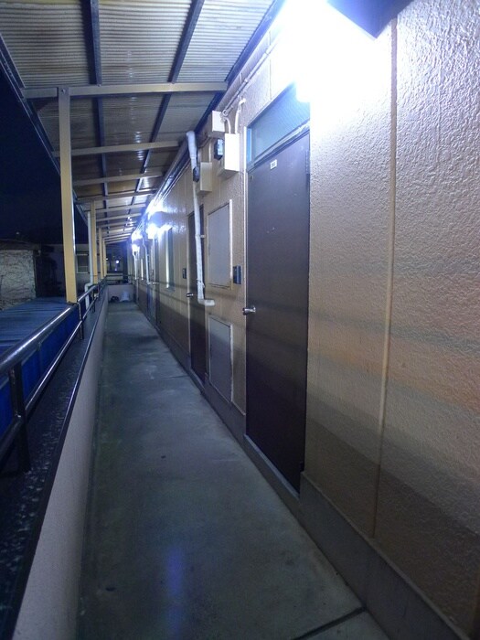 物件外観写真5　(エントランス部分)