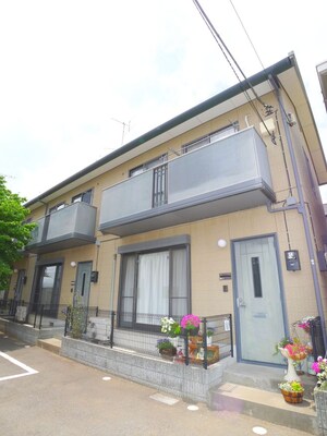 タウンイースト稲荷台　弐番館外観写真