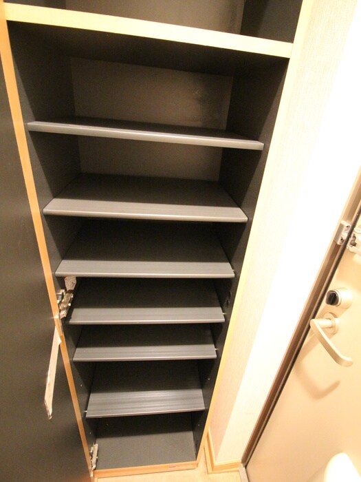 物件内観写真18　(靴箱)