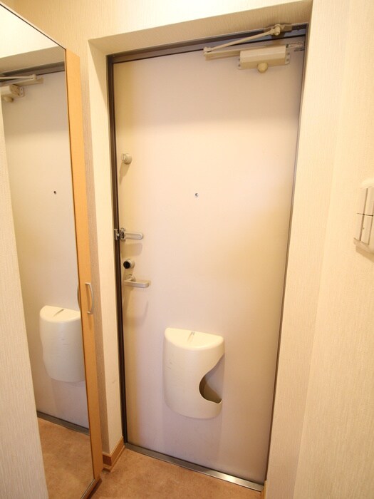 物件内観写真19　(玄関)