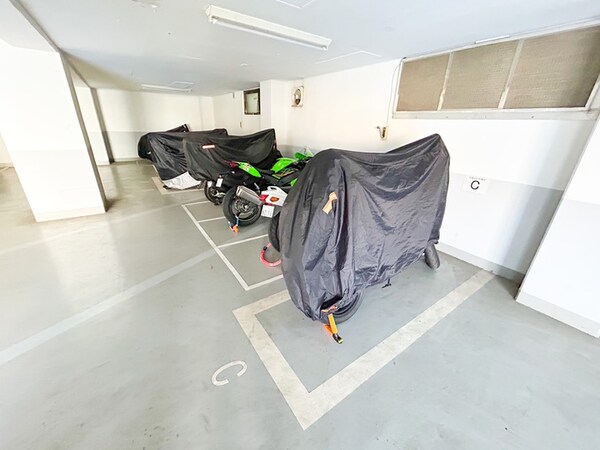 バイク置き場