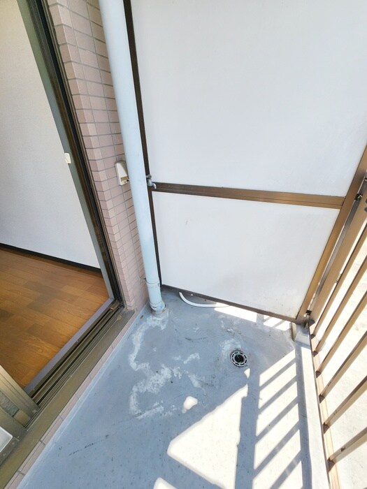 物件内観写真12　(洗濯機置場)