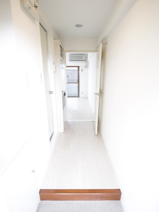 物件内観写真14　(玄関)