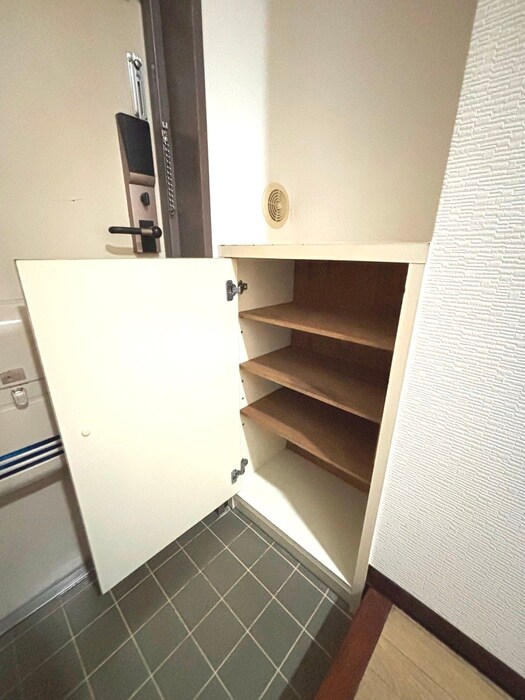 物件内観写真15　(靴箱)