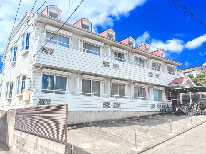 物件外観写真5　(エントランス部分)