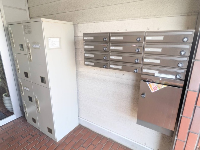 オレンジハウス三ツ沢の駐車場