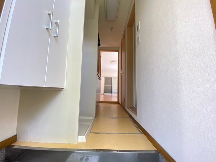 物件内観写真14　(玄関)