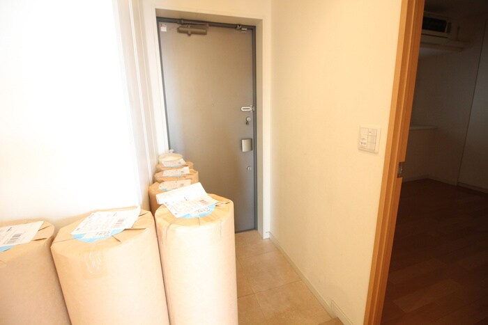 物件内観写真12　(玄関)