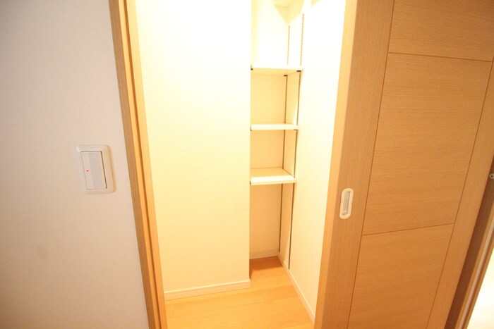 物件内観写真13　(収納)