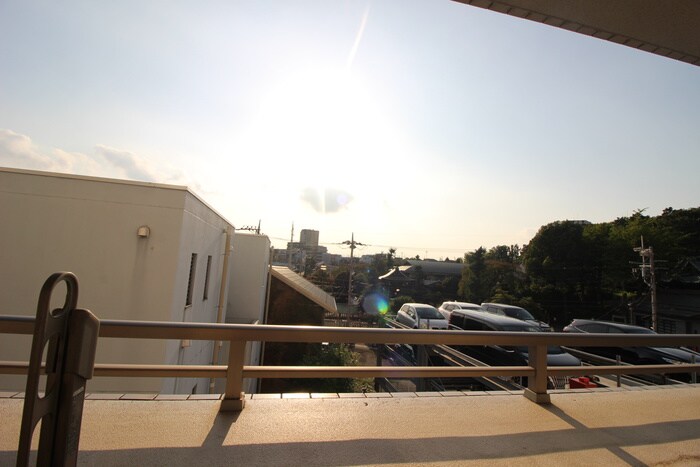 物件内観写真16　(室内からの展望)