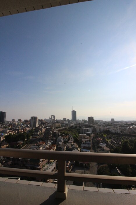 物件内観写真16　(室内からの展望)