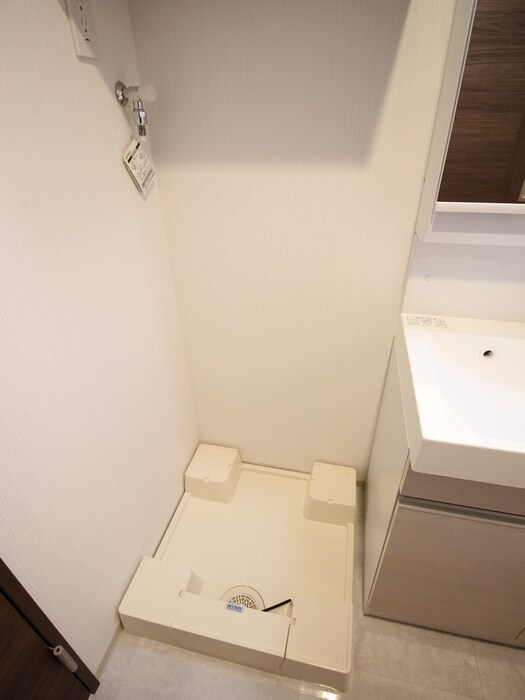 物件内観写真13　(洗濯機置場)