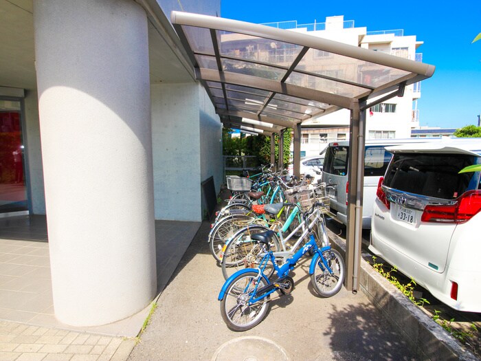 物件外観写真4　(駐輪場)