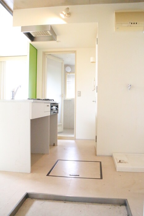 物件内観写真10　(玄関)