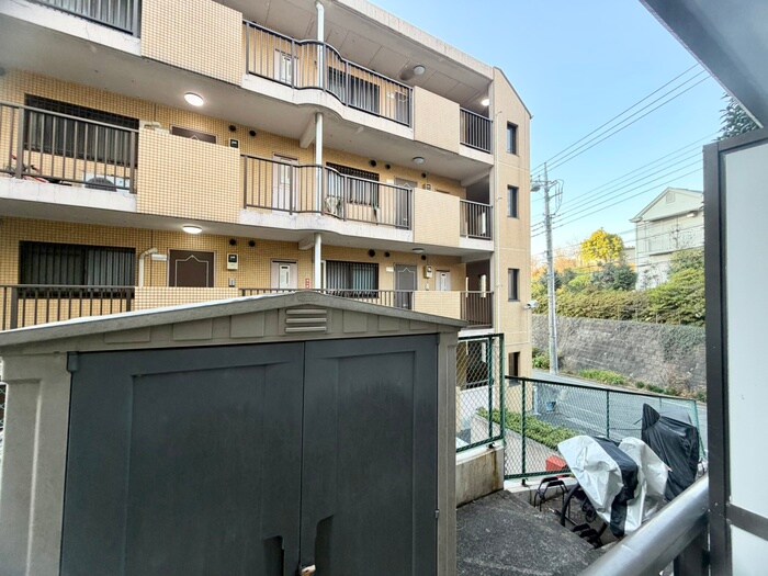 物件内観写真16　(室内からの展望)