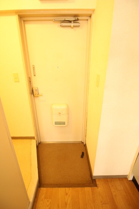 物件内観写真16　(玄関)