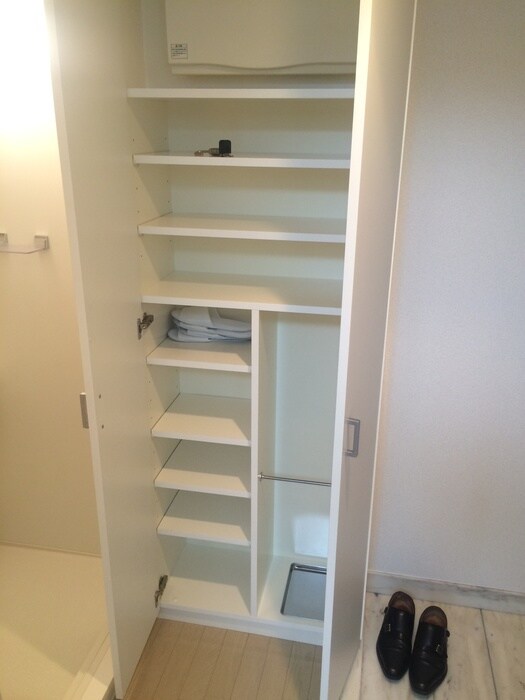 物件内観写真7　(靴箱)