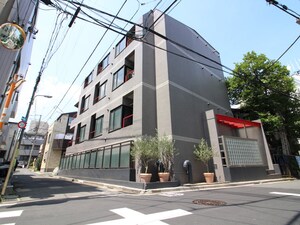 ヒルサイド初台外観写真