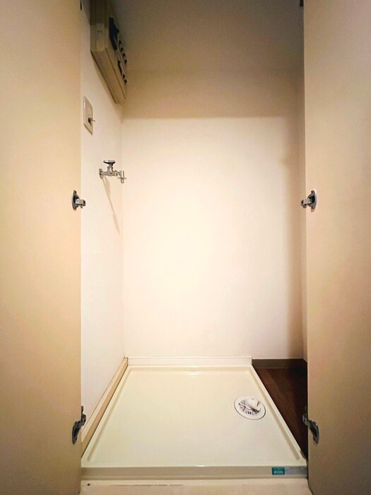 物件内観写真16　(洗濯機置場)