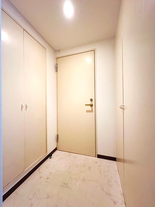 物件内観写真18　(玄関)