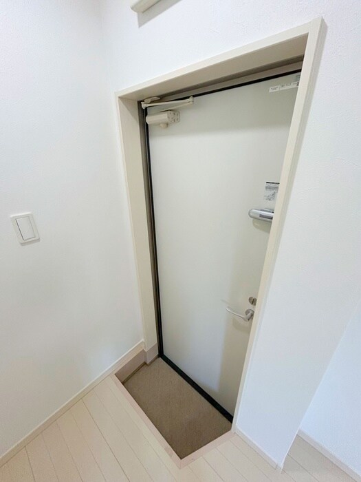 物件内観写真15　(玄関)