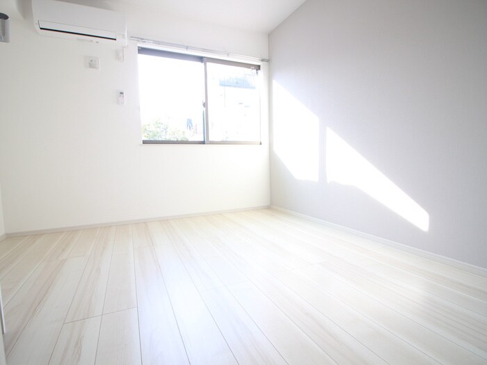 物件内観写真4　(居室)